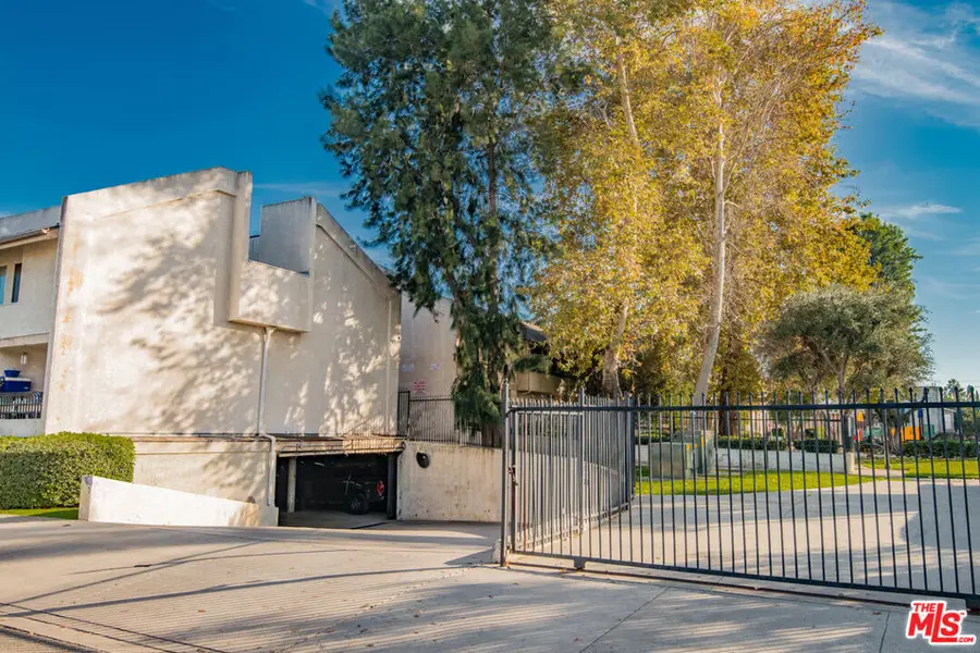 7651 Reseda Boulevard #3T, Reseda, CA 91335 - #3