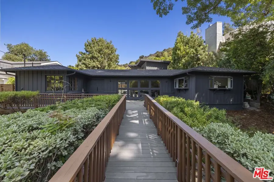 11747 Canton Place, Studio City, CA 91604 - Image #2
