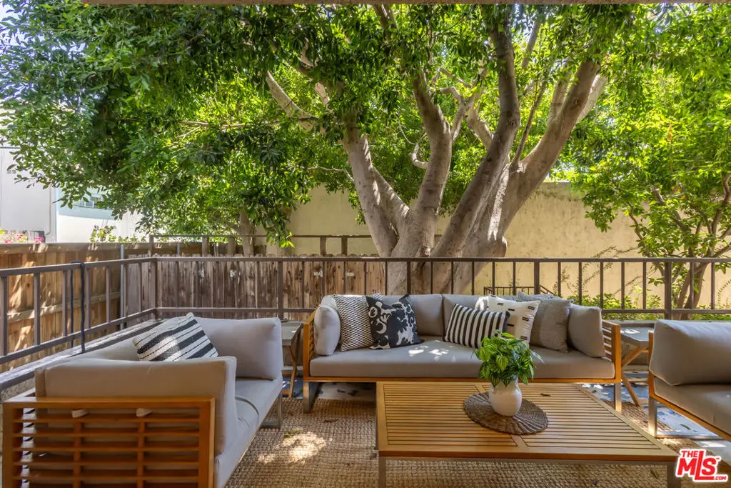 1210 N Kings Road #101, West Hollywood, CA 90069 - #1