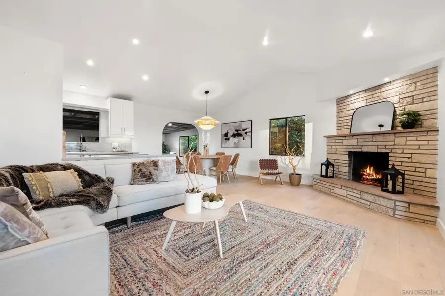 3306 Donna Dr, Carlsbad, CA 92008 - Image #2