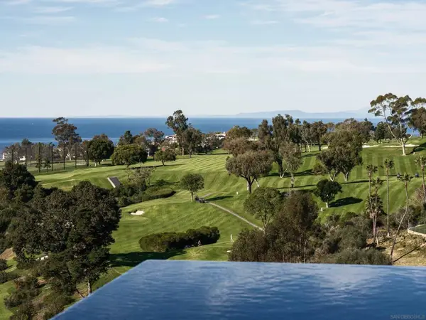 6627 Muirlands Dr, La Jolla, CA 92037