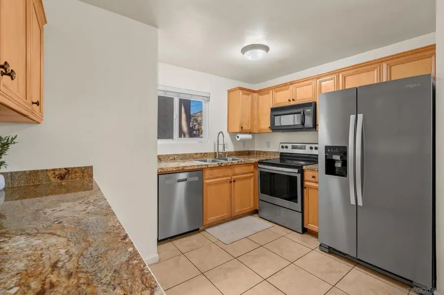 2528 White Oak Pl #3, Escondido, CA 92027 - Image #3