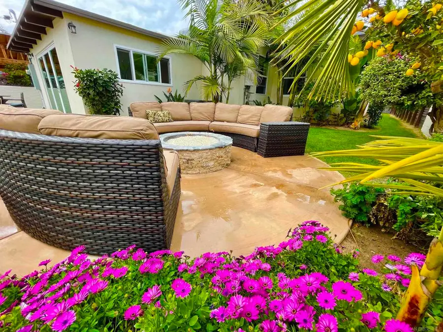 1067 Oliver Ave, San Diego, CA 92109 - Image #2