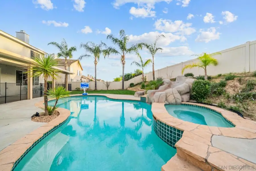 40597 Symphony Park Ln, Murrieta, CA 92562 - Image #2