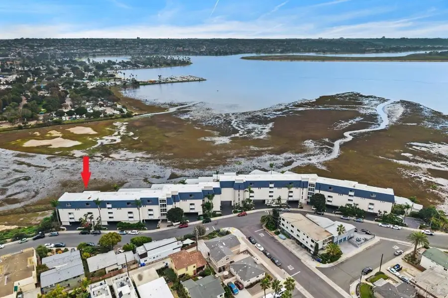 4013 Crown Point Dr #2, San Diego, CA 92109 - #2