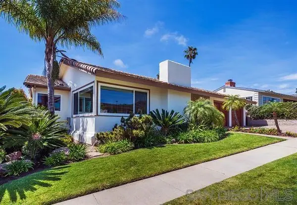 5512 Candlelight Drive, La Jolla, CA 92037