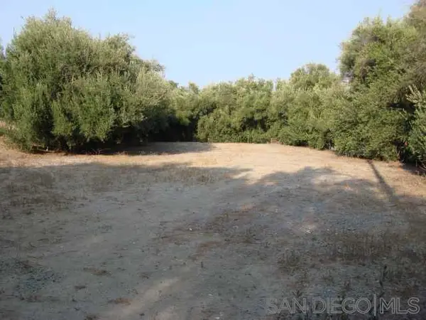 1252 Navel Place, Vista, CA 92081