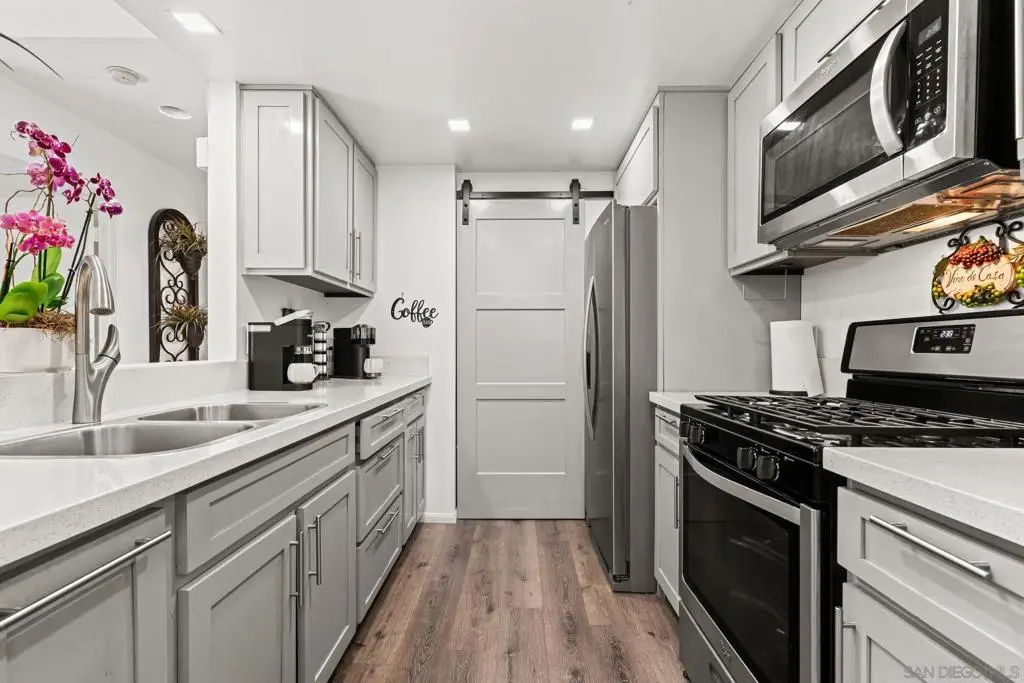 2085 Lakeridge Cir #203, Chula Vista, CA 91913 - Image #1