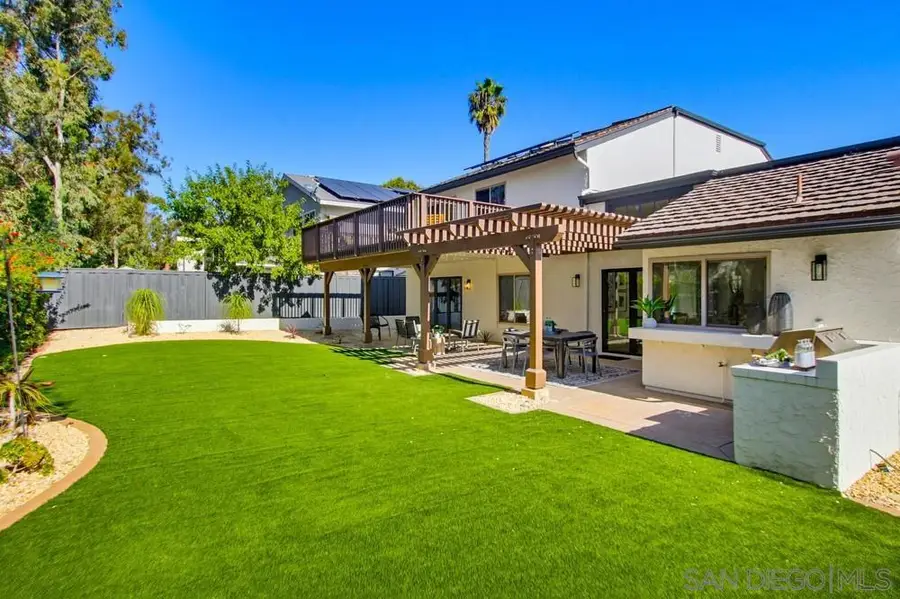 10260 Meadowview Dr, San Diego, CA 92131 - Image #2