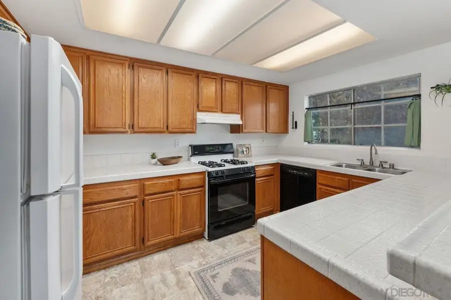 Address Withheld By Seller, San Diego, CA 92126 - Image #3