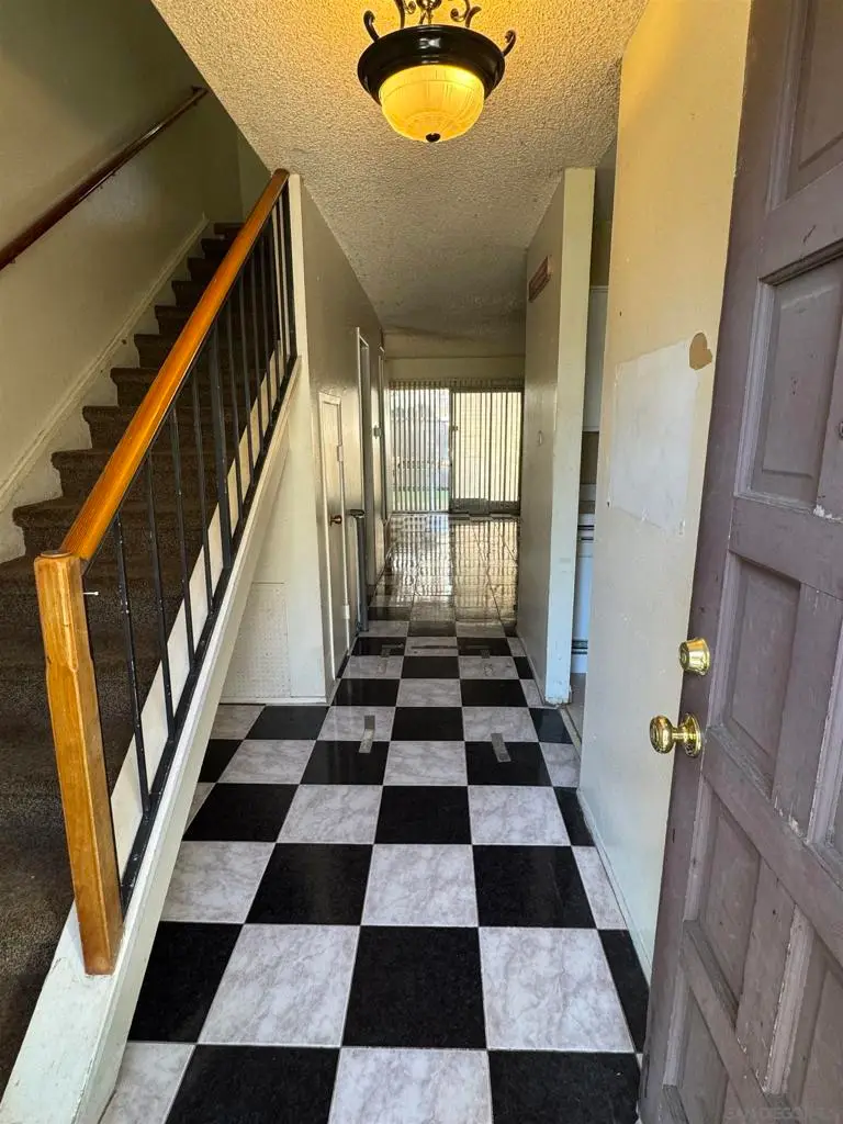 134 Espanas Glen, Escondido, CA 92026 - Image #2