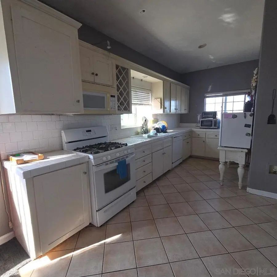 570 Emory Street #B, Imperial Beach, CA 91932 - Image #3