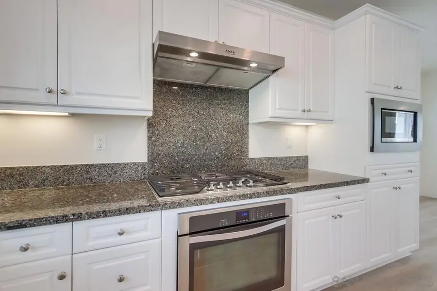 6012 Village Center Loop Rd #38, San Diego, CA 92130 - #3