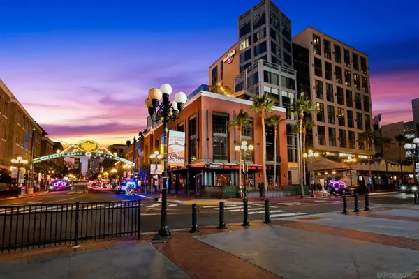 207 5th Ave #803, San Diego, CA 92101