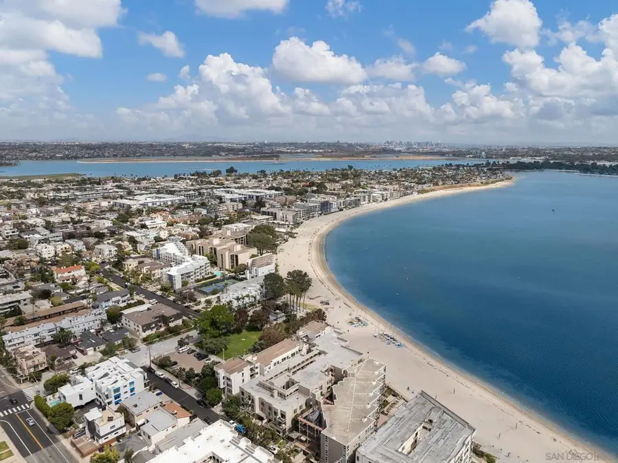 1251 Parker Pl #2D, San Diego, CA 92109 - Image #3