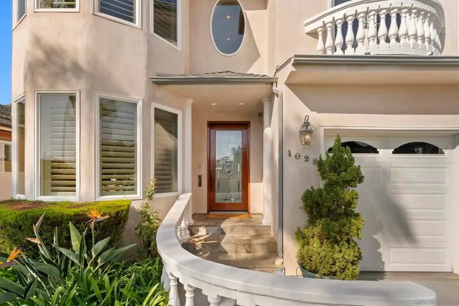 1028 Van Nuys St, San Diego, CA 92109 - Image #3