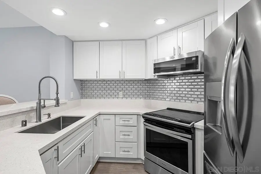 640 Camino De La Reina #1206, San Diego, CA 92108 - #3