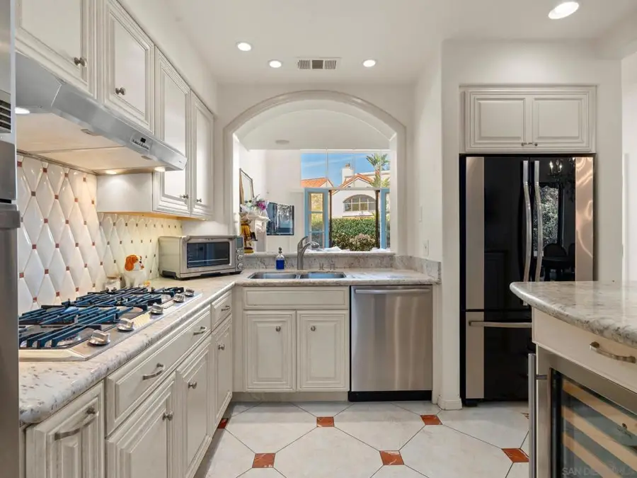 7337 Draper Ave, La Jolla, CA 92037 - #2