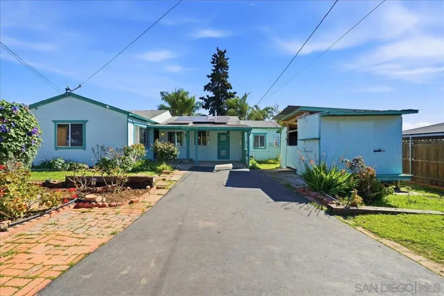 214 Summit Ave, Fallbrook, CA 92028 - #2