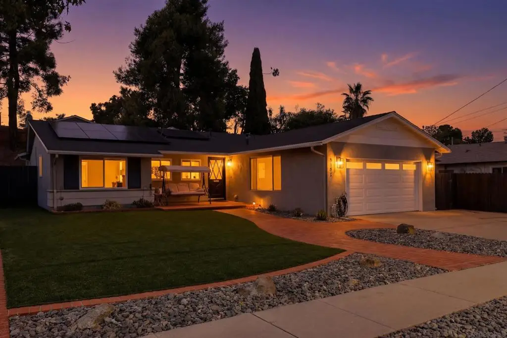 8182 Beaver Lake Dr, San Diego, CA 92119 - #1