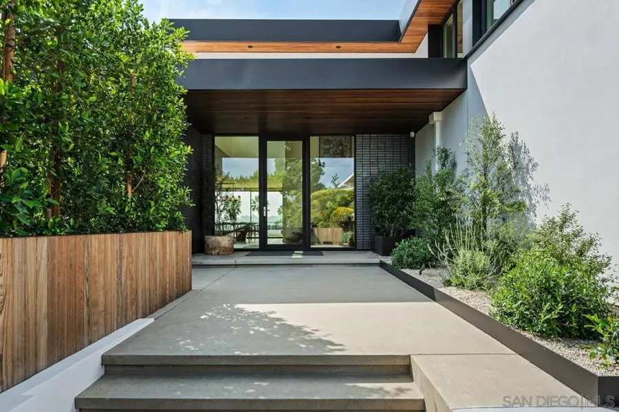 2261 Hercules, Los Angeles, CA 90046 - #2