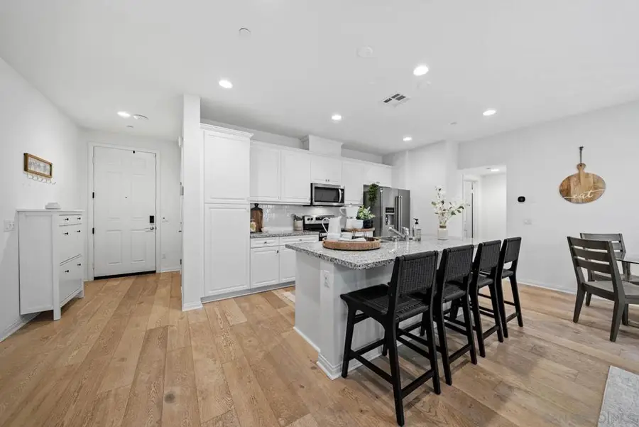 3135 Linwood St, Vista, CA 92081 - #3