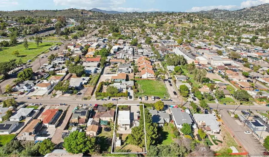 8659 Valencia St, Spring Valley, CA 91977 - #3