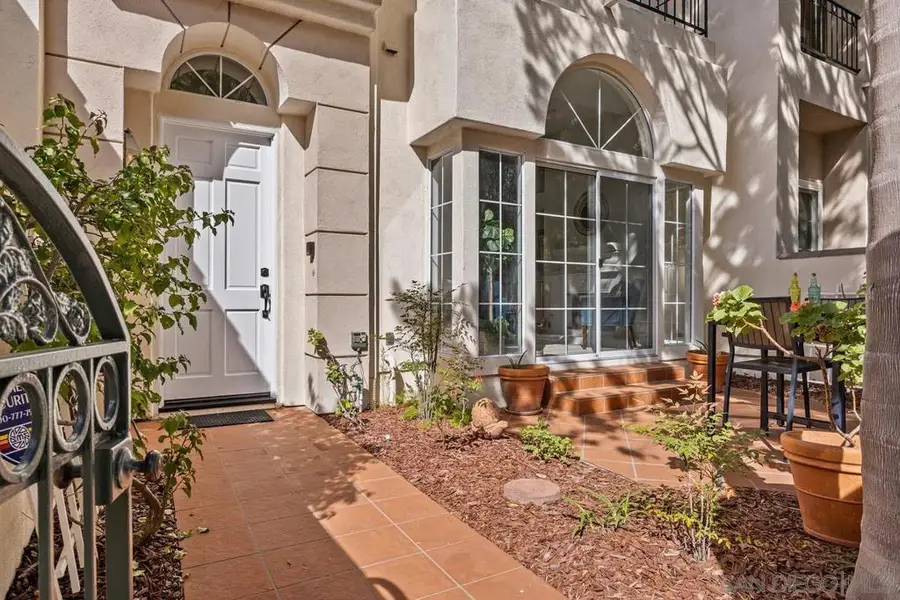 5125 Renaissance Ave #B, San Diego, CA 92122 - #2