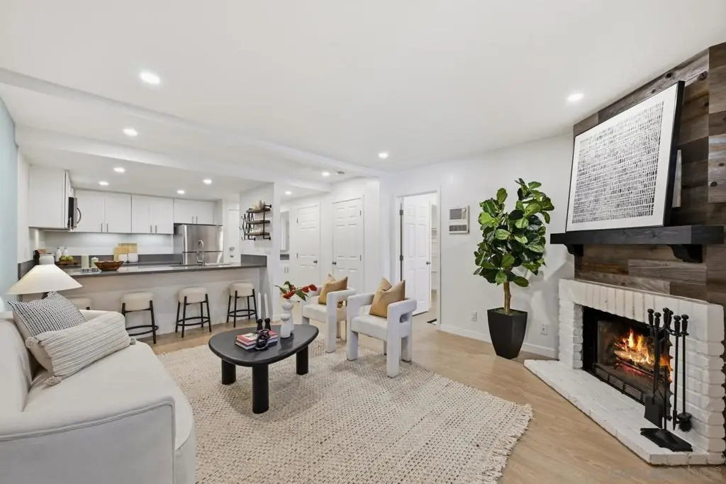 8362 Via Sonoma #c, La Jolla, CA 92037 - #1