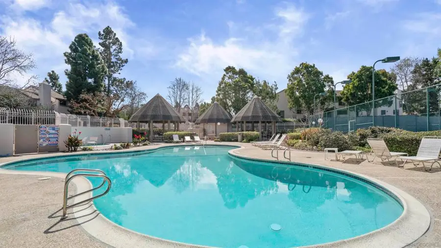 8490 Via Sonoma #10, La Jolla, CA 92037 - #3