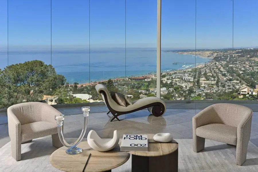 7455 Hillside Dr, La Jolla, CA 92037 - #2