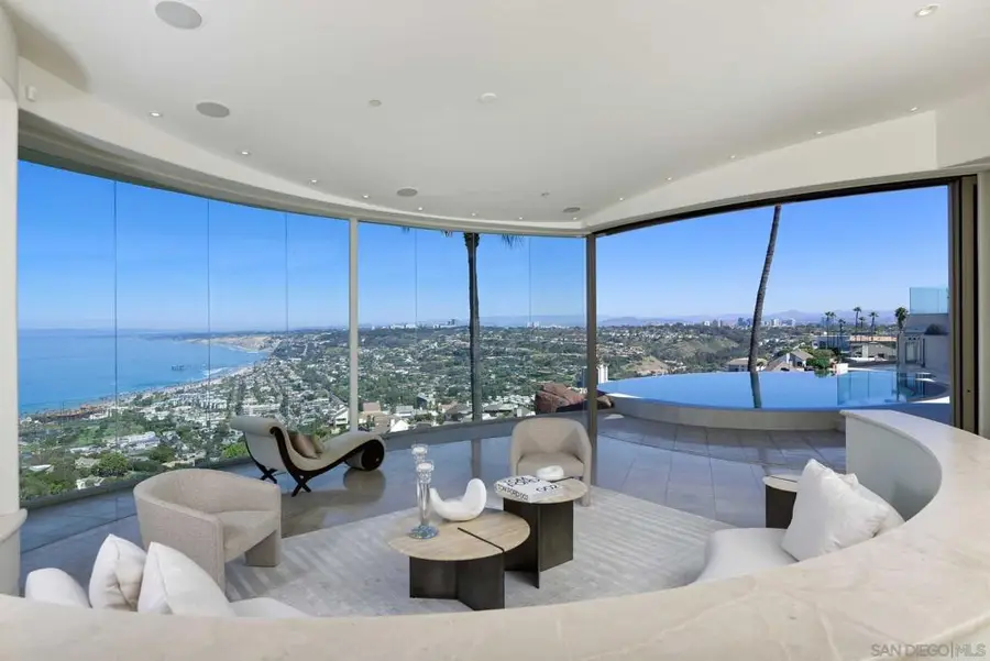 7455 Hillside Dr, La Jolla, CA 92037 - #3