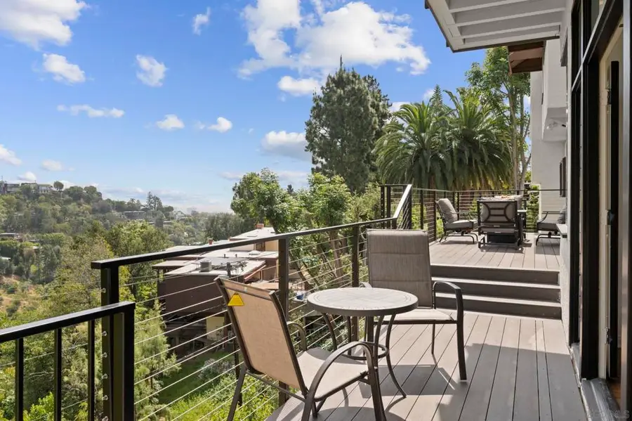 1052 N Kenter Avenue, Los Angeles, CA 90049 - #3