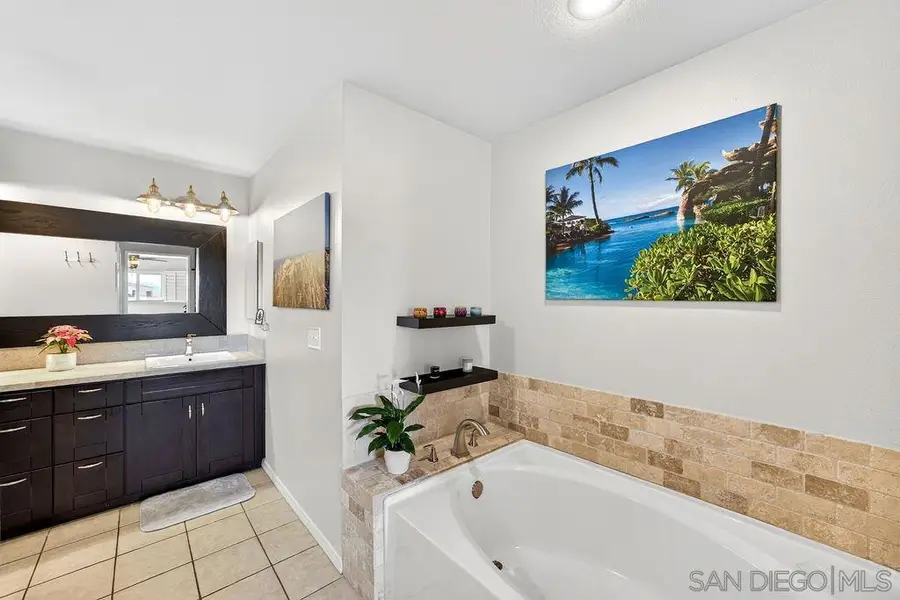 6998 Camino Degrazia, San Diego, CA 92111 - #3