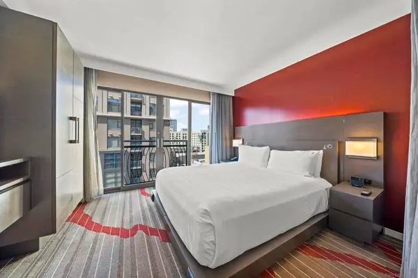 207 5th Ave #950, San Diego, CA 92101