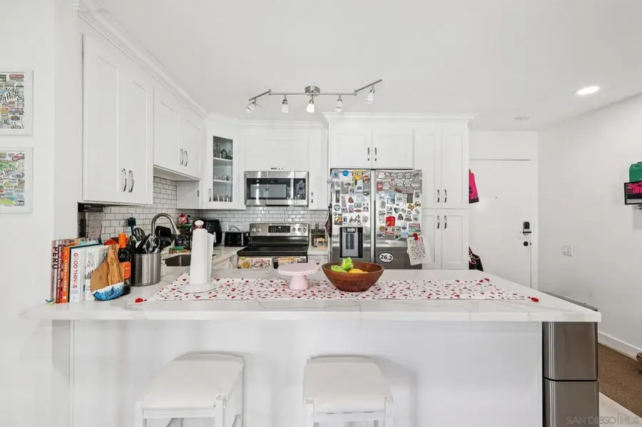 4600 Lamont St #204, San Diego, CA 92109 - #3