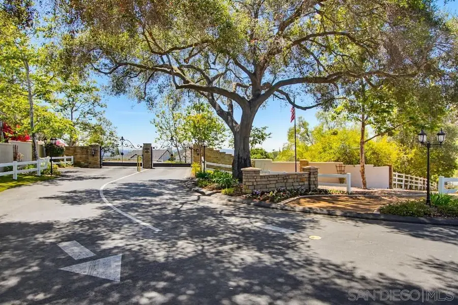 575 Twin Country Lane, Fallbrook, CA 92028 - #2