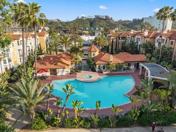 2250 Camino De La Reina #202, San Diego, CA 92108