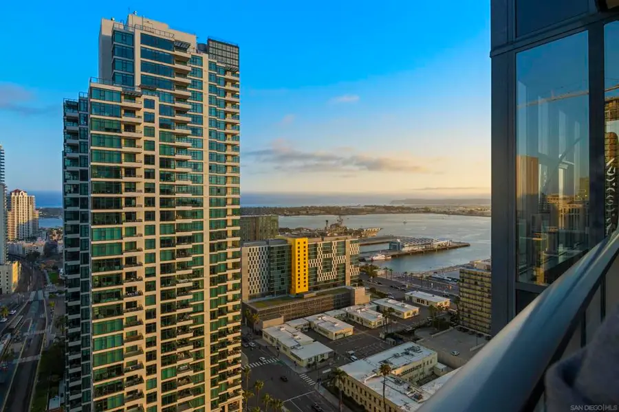 1325 Pacific Hwy. #2704, San Diego, CA 92101 - #2