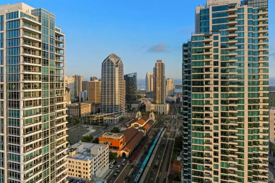 1325 Pacific Hwy. #2704, San Diego, CA 92101 - #3