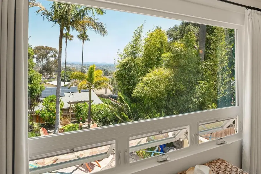 1858 Laurel Rd, Oceanside, CA 92054 - #3
