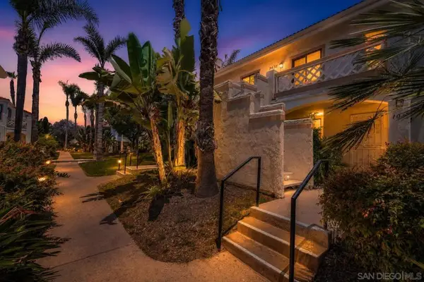 9438 Twin Trails Dr #202, San Diego, CA 92129