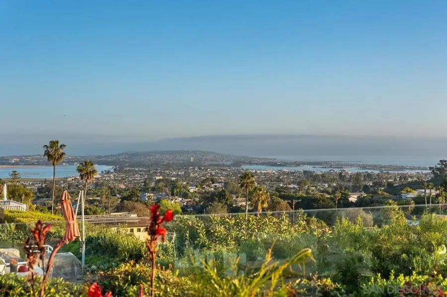 2402 Alto Cerro Circle, San Diego, CA 92109 - #2