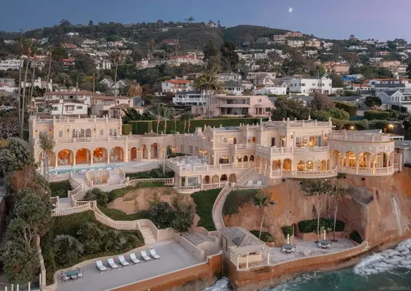 1900 Spindrift Dr, La Jolla, CA 92037