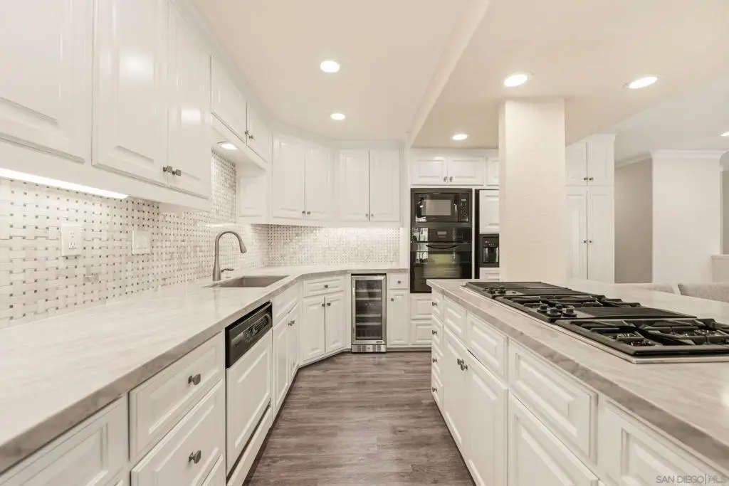 7525 Jerez Ct. #Unit F, Carlsbad, CA 92009 - #1