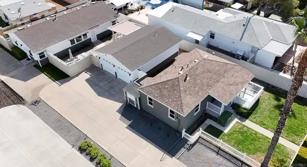1011-1013 Knowles Ave., Carlsbad, CA 92008