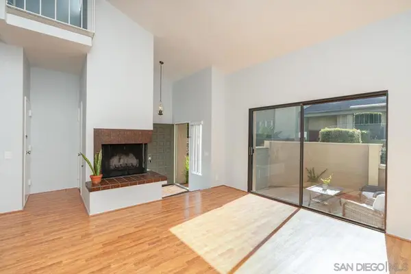 3286 Caminito Eastbluff #114, La Jolla, CA 92037