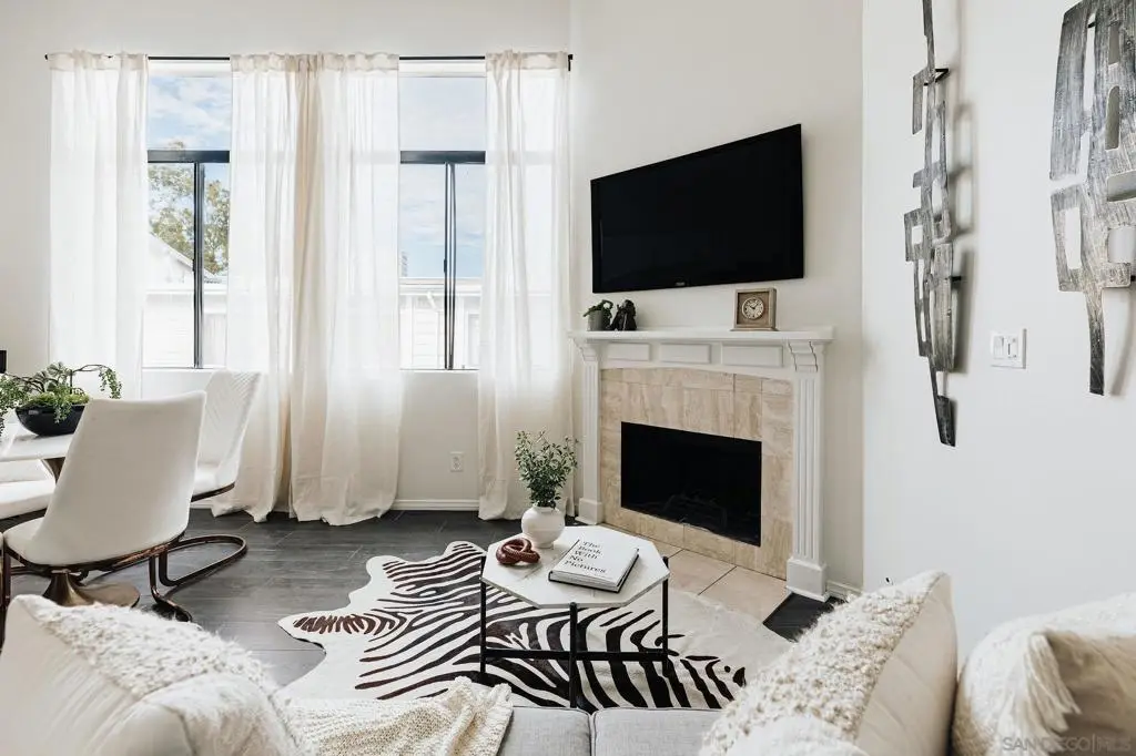 4652 Don Lorenzo Dr #A, Los Angeles, CA 90008 - #1
