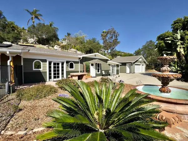 1418 York Dr, Vista, CA 92084
