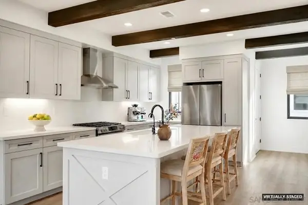 1602 San Remo Pl. #104, Encinitas, CA 92024